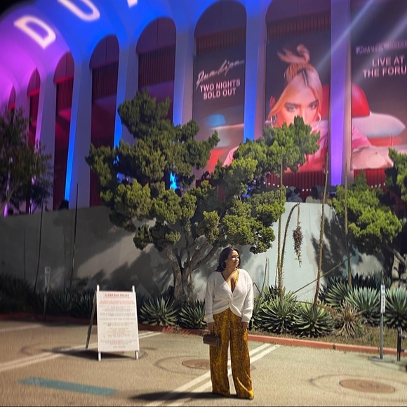 Meet your Posher, Krystal - Picture 2 of 2